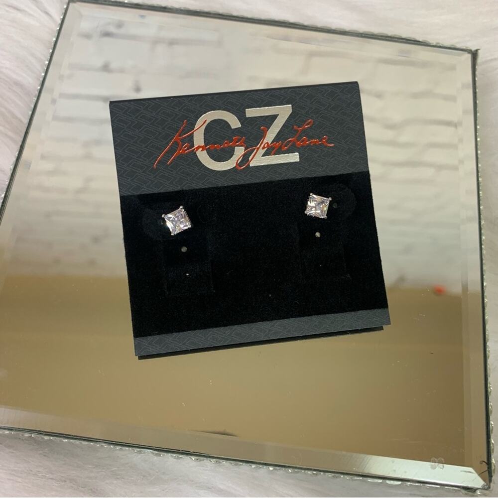 NWT Kenneth Jay Lane CZ Stud Earrings with Gift Bag Bin5